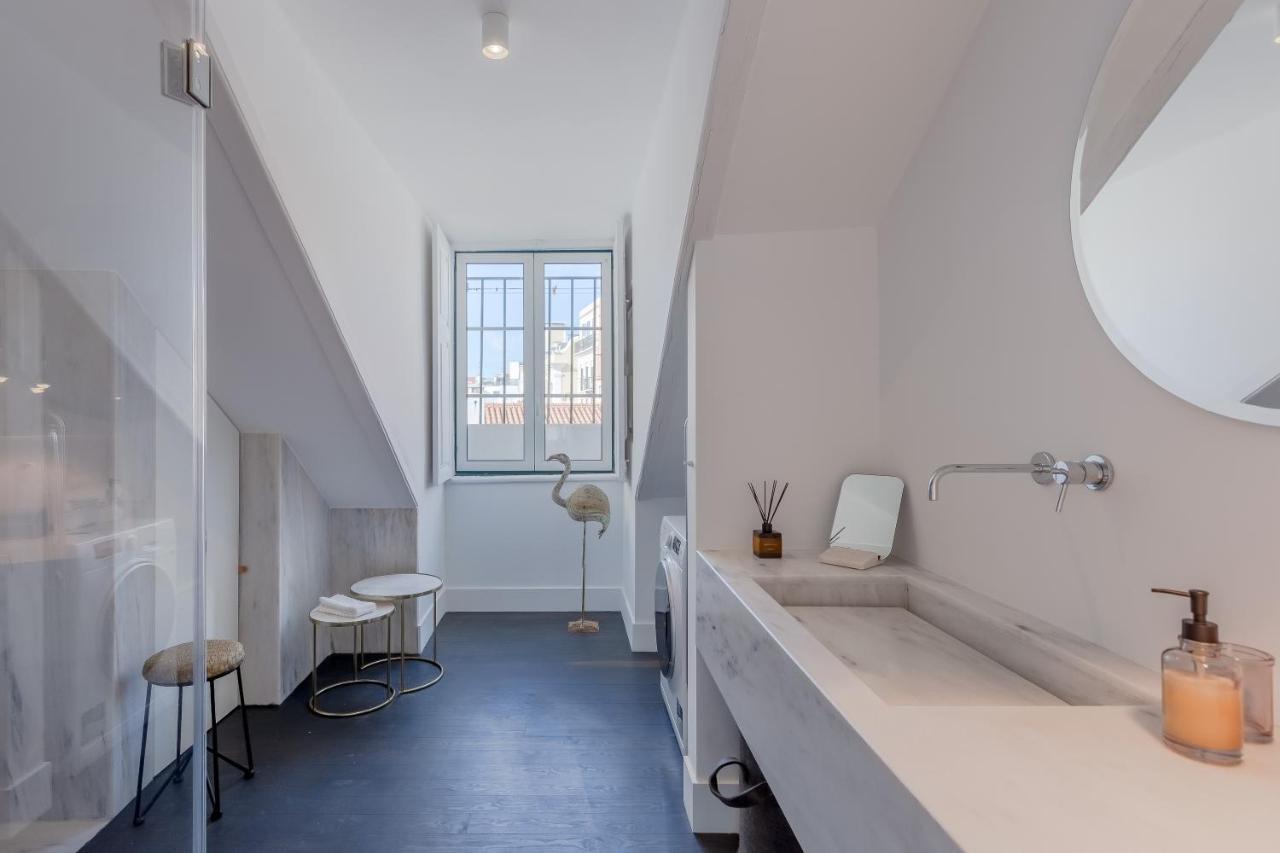 Principe Real Charming Garden View Flat At The Heart Of Lisbon Apartment Bagian luar foto